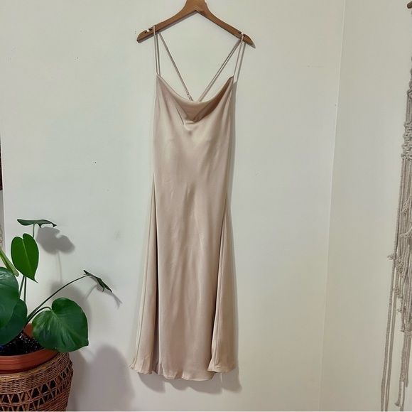Show Me Your Mumu Verona Cowl Dress in Champagne Luxe Satin sz M - Picture 3 of 6